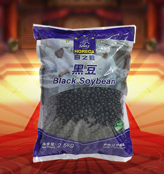 廚之選(HORECA SELECT)黑豆產(chǎn)自遼寧朝陽2.5kg每袋，用水洗凈后煮、炒、燉，或與大米、小米等其它糧食按比例放入制作各種營養(yǎng)米粥，經(jīng)常食用，有益健康。富含多種維生素、礦物質(zhì)及微量元素，營養(yǎng)美味，深受廣大消費(fèi)者的認(rèn)可與喜愛。