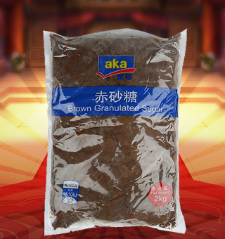 宜客(AKA)赤砂糖產(chǎn)自廣西南寧2kg每袋，宜客(AKA)赤砂糖選用天然甘蔗，經(jīng)先進(jìn)的現(xiàn)代工藝煉制而成，讓您食用的更放心。本產(chǎn)品采用的是袋裝設(shè)計(jì)，食用和放置都是相對比較方便的，是您廚房常備品的好伙伴。本產(chǎn)品除保留了甘蔗的天然芬芳外，還保留了鈣、鐵、鉀等礦物質(zhì)，適用于烹飪各類中式菜肴、糕點(diǎn)與飲品。
