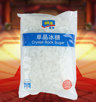 宜客(AKA)單晶冰糖產(chǎn)自浙江金華2kg每袋，采用新鮮上等的原料，領(lǐng)先的技術(shù)，使每一顆冰糖都晶晶亮，純度極高，質(zhì)量保證，放心安全。本產(chǎn)品采用的是袋裝的設(shè)計(jì)，食用和放置都是相對比較方便的，是您廚房常備品的好伙伴。本產(chǎn)品的每一顆冰糖都甘醇可口，晶瑩剔透，清甜滋潤。是您日常飲品，佐餐甜品的絕佳上選。