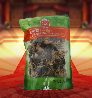 薈食(FINE LIFE)一級秋木耳產自吉林省吉林市250g每袋，精選新鮮食用木耳，從采摘、加工、包裝都經過嚴格的食用消毒檢驗，衛(wèi)生安全，放心食用。口感香脆富有彈性，食用價值高，可用來配菜、涼拌、搭配煲湯、小炒等，多種吃法，多種營養(yǎng)選擇。采用透明的塑料包裝，大氣美觀，新鮮清晰可見，方便消費者們的選購，質量保證，放心購買。