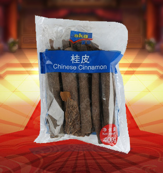 宜客(AKA)桂皮產(chǎn)自四川成都400g每袋，茶樹菇是一種低熱量、低脂肪的食品，其外觀呈褐色，味道鮮美，具有滑、鮮、嫩的特點。茶樹菇含有大量的稀有元素——脂肪、維生素、膳食纖維、碳水化合物、鎂、鐵等元素，給人提供所需營養(yǎng)。