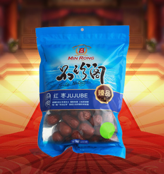 新閩融品珍閣臻品紅棗產(chǎn)自新疆和田500g每袋，和田紅棗是產(chǎn)自新疆和田地區(qū)的紅棗，又名“和田大棗” 和田紅棗以其個大、皮薄、核小、肉厚、顏色好、干而不皺出名。和田紅棗維生素C含量豐富，高于蘋果含量的七八十倍。 