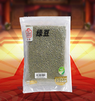 薈食(FINE FOOD)綠豆產(chǎn)自遼寧朝陽1kg每袋，精選優(yōu)質(zhì)綠豆，粒大色綠、飽滿渾圓、品質(zhì)優(yōu)良，熬煮后有糯、甘、稠等特點(diǎn)。富含多種維生素、礦物質(zhì)及微量元素，營養(yǎng)美味，深受廣大消費(fèi)者的認(rèn)可與喜愛。