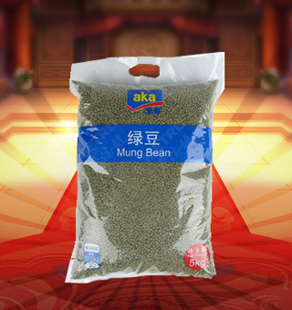 宜客(AKA)綠豆產(chǎn)自吉林白城5kg每袋，精選優(yōu)質(zhì)綠豆，粒粒飽滿，用清水洗凈，與百合、蓮子等燉湯；與大米熬綠豆粥等。富含人體所需的多種維生素、礦物質(zhì)及微量元素，營養(yǎng)健康，深受廣大消費(fèi)者的認(rèn)可與喜愛。