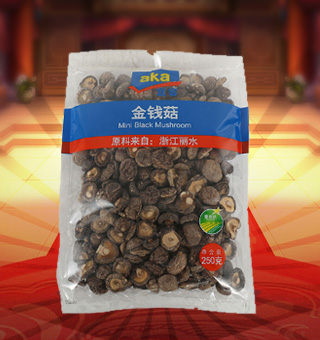 宜客(AKA)金錢菇產(chǎn)自浙江麗水250g每袋，精選優(yōu)質金錢菇，經(jīng)先進工藝加工而成，其味清香可口，質地細膩，是一種風味獨特的食用菌。將本品用清水洗凈浸泡后，可直接與肉絲爆炒、排骨煲湯，或作為佐料，葷素皆宜本產(chǎn)品采用的是袋裝的包裝方式，包裝較輕，讓您攜帶起來更加的方便自如。
